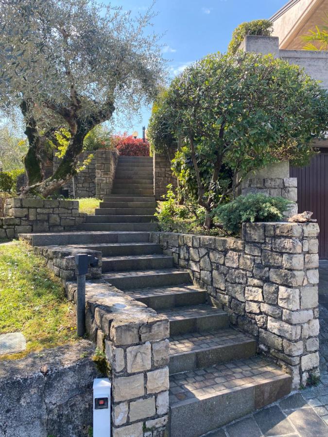Flowers & Garden Apartment Con Vista Lago Manerba del Garda Luaran gambar