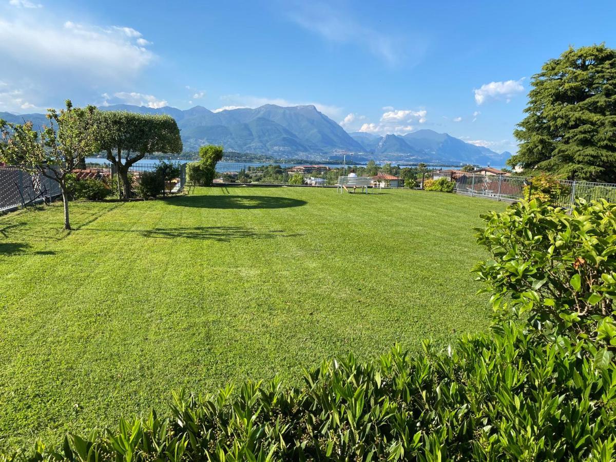 Flowers & Garden Apartment Con Vista Lago Manerba del Garda Luaran gambar