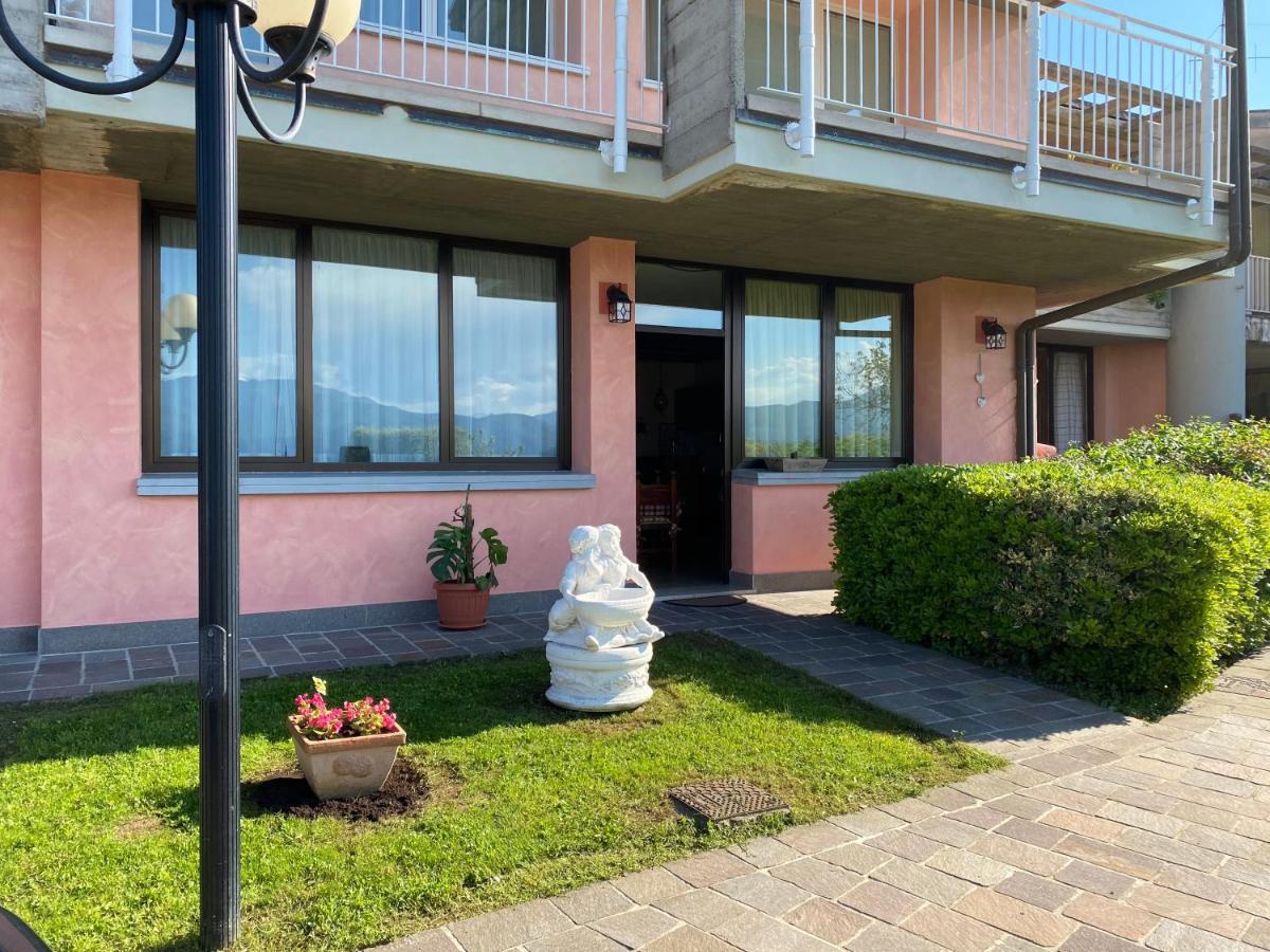 Flowers & Garden Apartment Con Vista Lago Manerba del Garda Luaran gambar