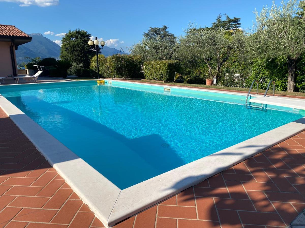 Flowers & Garden Apartment Con Vista Lago Manerba del Garda Luaran gambar