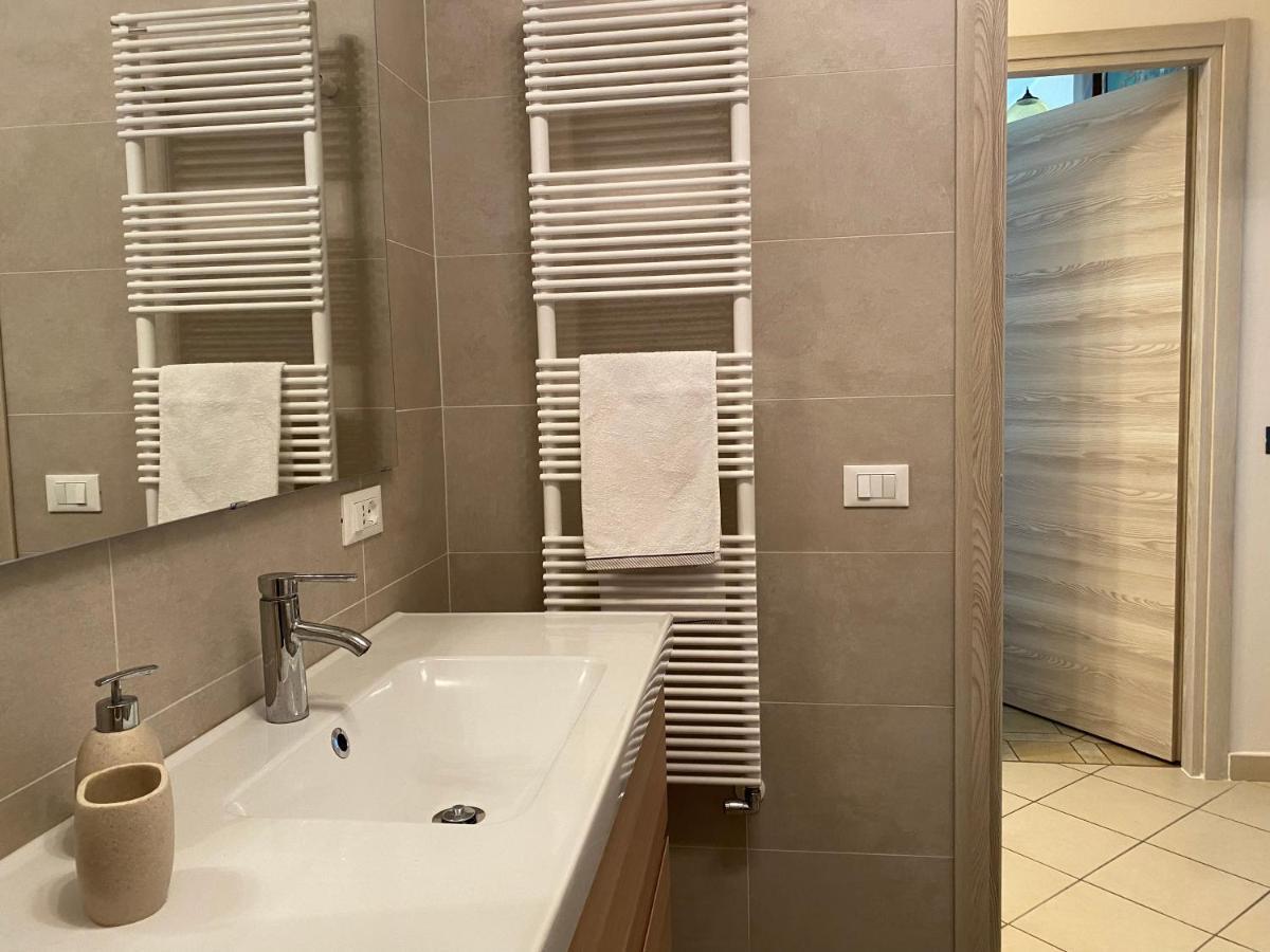 Flowers & Garden Apartment Con Vista Lago Manerba del Garda Luaran gambar