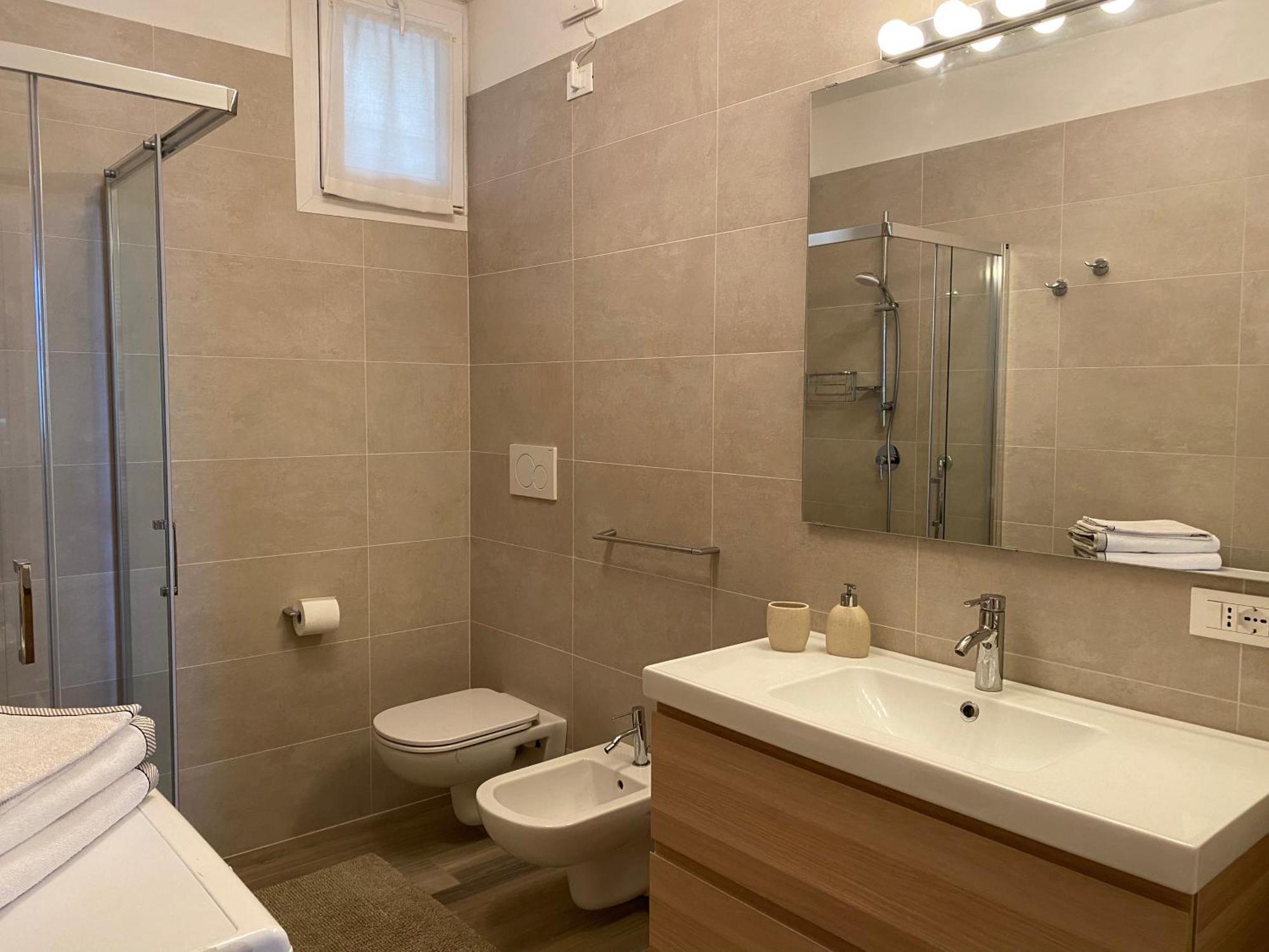 Flowers & Garden Apartment Con Vista Lago Manerba del Garda Luaran gambar